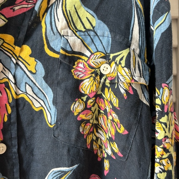 Ralph Lauren Linen Shirt with pocket. - Picture 3 of 3